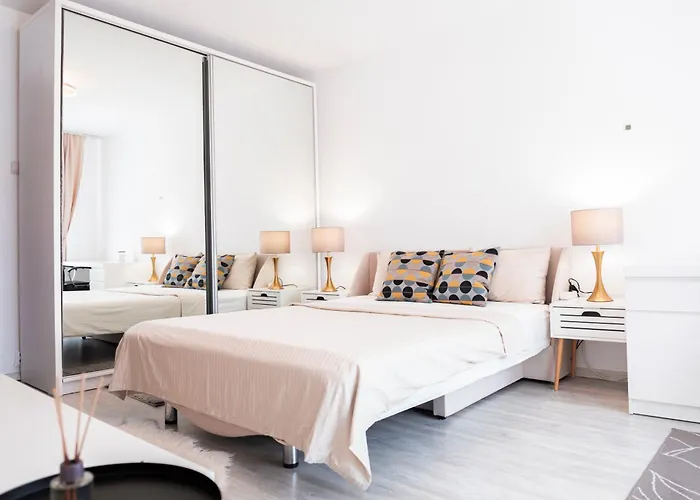 Apartament Drumul Taberei Aproape De Parc, Mall & Metrou *